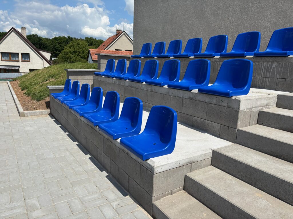 Venkovní tribuna detail